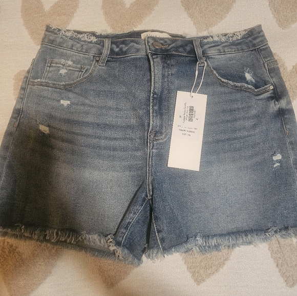Women's Distressed Denim Shorts Nwt Size  1xl - Picture 1 of 6
